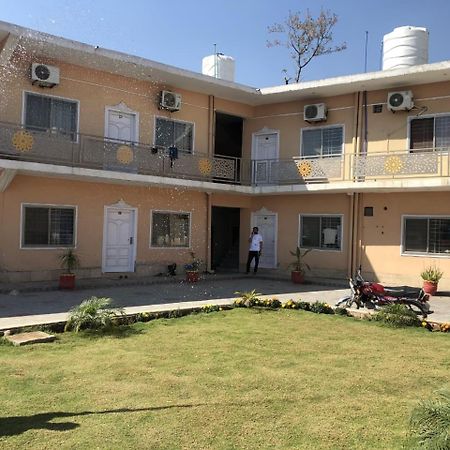 Hotel Islamabad Crown Rawalpindi Extérieur photo